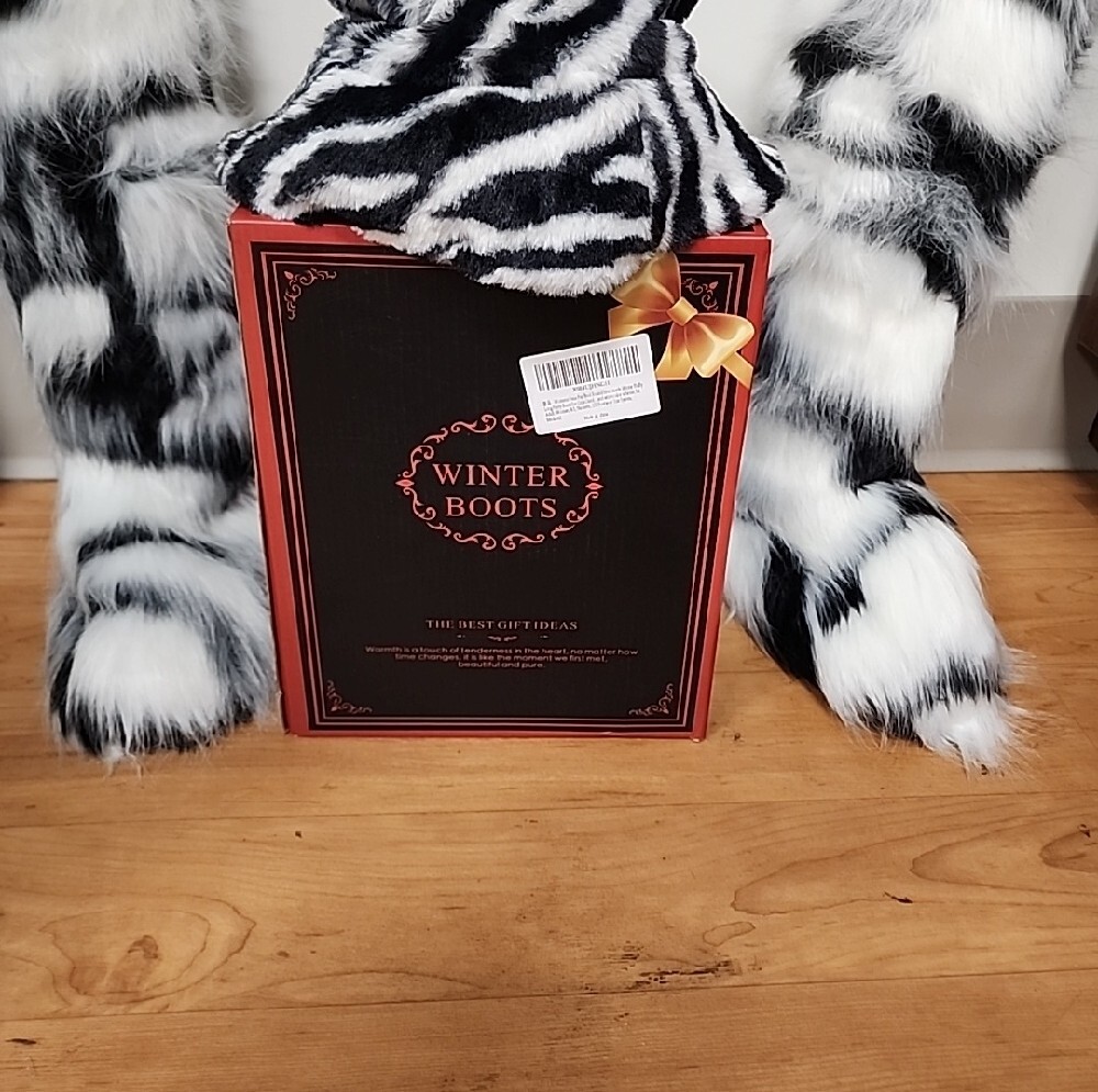 Faux Fur Zebra-Print Hat and Winter Snow Boots - Black & White